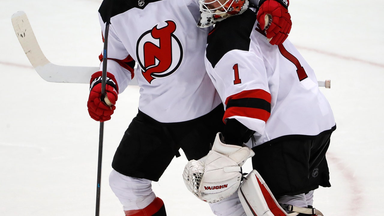 Boyle’s hat trick helps Devils defeat Penguins